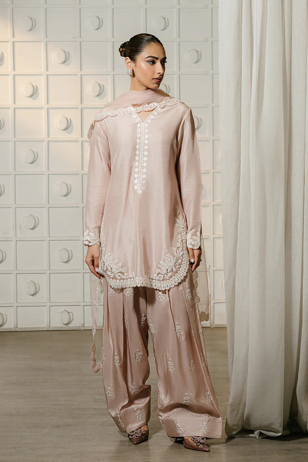 Saira Rizwan - Nora