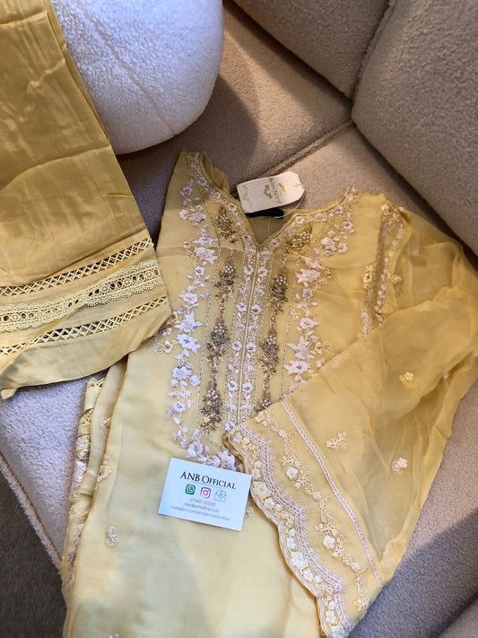 Agha Noor - Yellow Chiffon 2-Piece Suit image 1