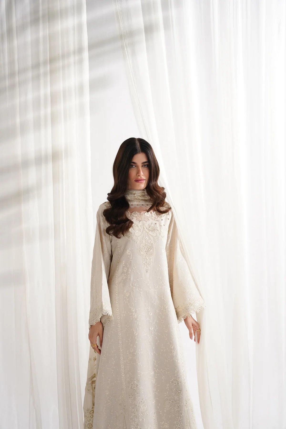 Zaib - Ivory Luxury Emroidered 3PCS Set (Ready To Wear)