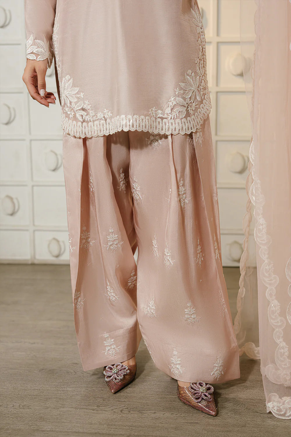 Saira Rizwan - Nora